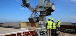 DLG modtager 53.000 tons bæredygtigt soja på Aarhus Havn 
