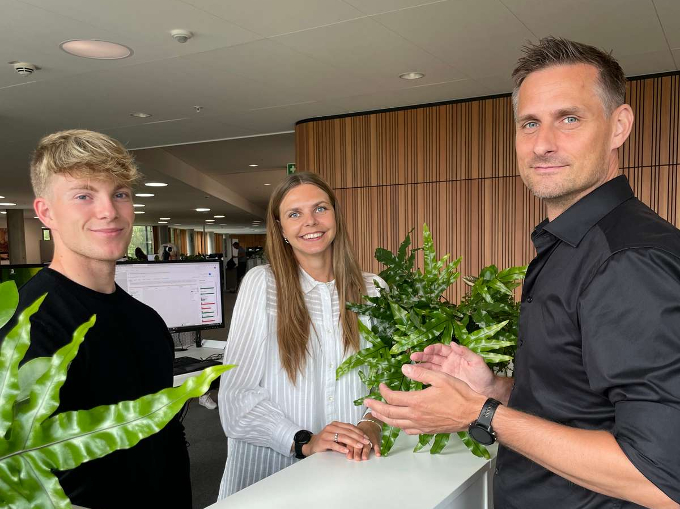 Graduate - kolleger ved kontorstation